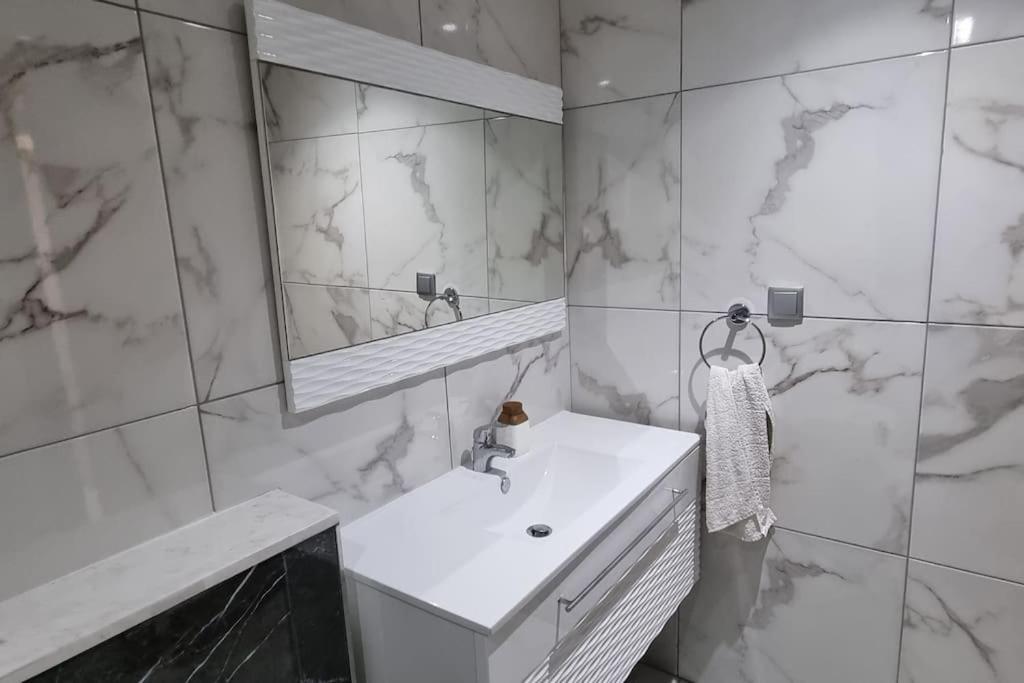 Fantastique, Luxerieux, Agreabel Appartement Монастир Экстерьер фото